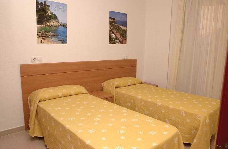 Ar Dosjoimi Apartments Lloret de Mar Esterno foto